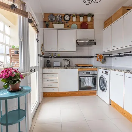 Апартаменты Spacious Flat In Costa Caparica By Soulplaces