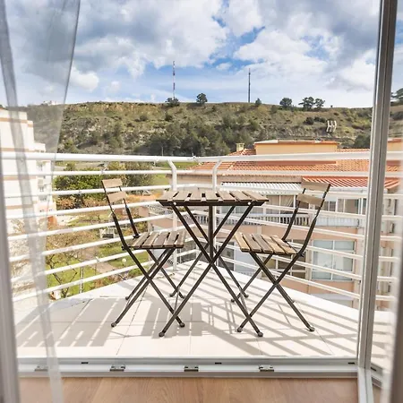 Апартаменты Spacious Flat In Costa Caparica By Soulplaces *